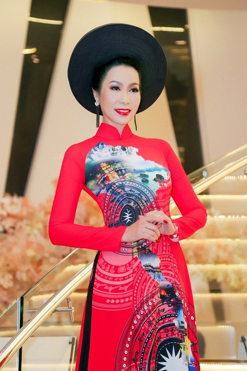 A hau Trinh Kim Chi khoe nhan sac man ma voi ao dai do ruc-Hinh-4