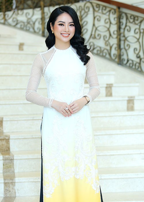 Hoa hau Trai dat 2015 khoe nhan sac rang ngoi cung Thu Ngan, Ngoc Anh-Hinh-4