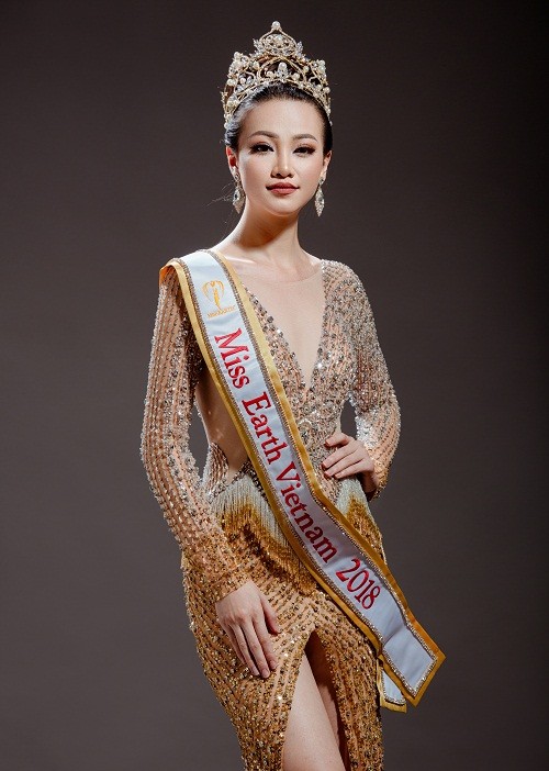 Phuong Khanh thi Miss Earth, da xinh con “ban” tieng Anh nhu gio-Hinh-2