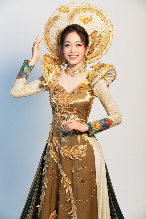 Soi quoc phuc tuyet dep Phuong Nga mang den Miss Grand International-Hinh-3