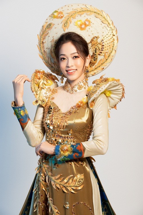 Soi quoc phuc tuyet dep Phuong Nga mang den Miss Grand International-Hinh-6