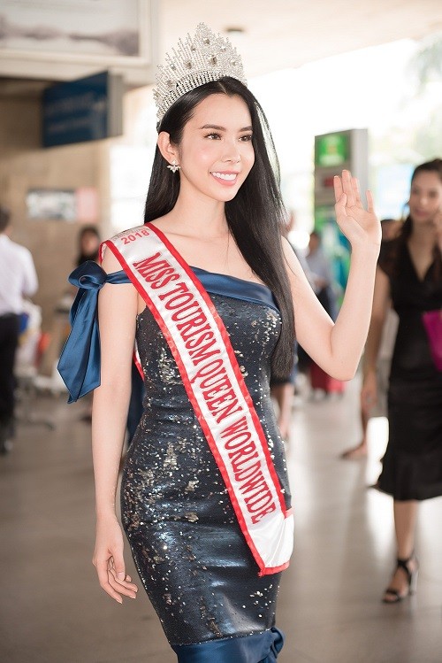 Huynh Vy rang ro tro ve sau dang quang Miss Tourism Queen Worldwide-Hinh-8