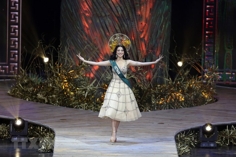 Nguyen Phuong Khanh lan dau len tieng sau dang quang Miss Earth 2018-Hinh-7