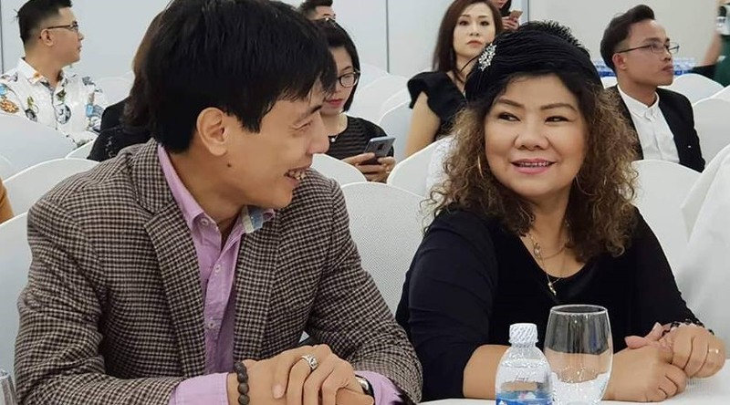 NSND Thanh Hoa lam giam khao “Giong ca vang Doanh Nhan 2018”-Hinh-2