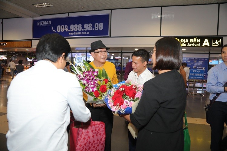 Tuan Vu ve HN trong dem, duoc fan de nghi mo trau thet dai-Hinh-4