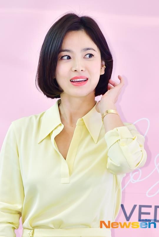 Song Hye Kyo che kin mat di du lich mot minh truoc ngay ly hon-Hinh-8