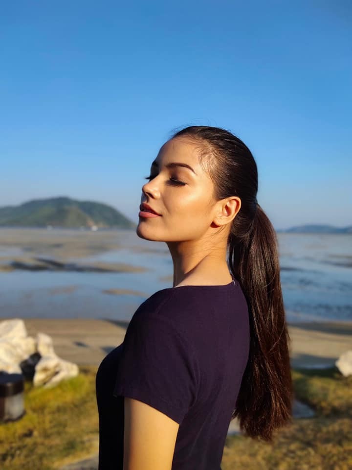 Soi tai, sac doi thu dang gom cua Hoang Thuy tai Miss Universe 2019-Hinh-12