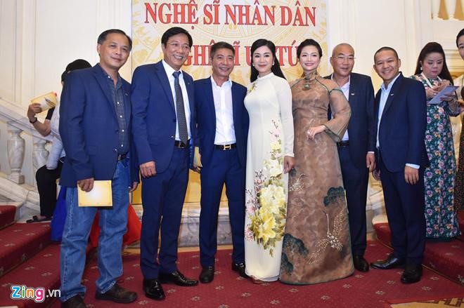 Nghe si Tran Hanh xuc dong nhan danh hieu NSND o tuoi 90-Hinh-8