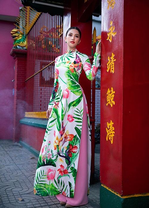 Hoa hau Tieu Vy dien ao dai don Tet dep me dam-Hinh-10