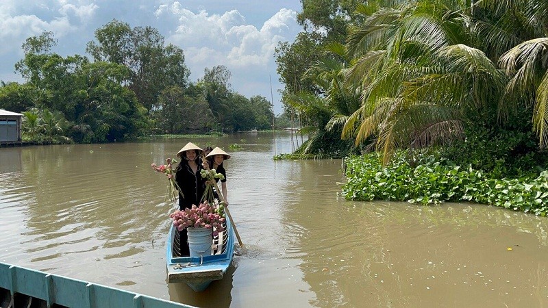 A hau Thuy An tat bat chuan bi dam cuoi o que nha-Hinh-3