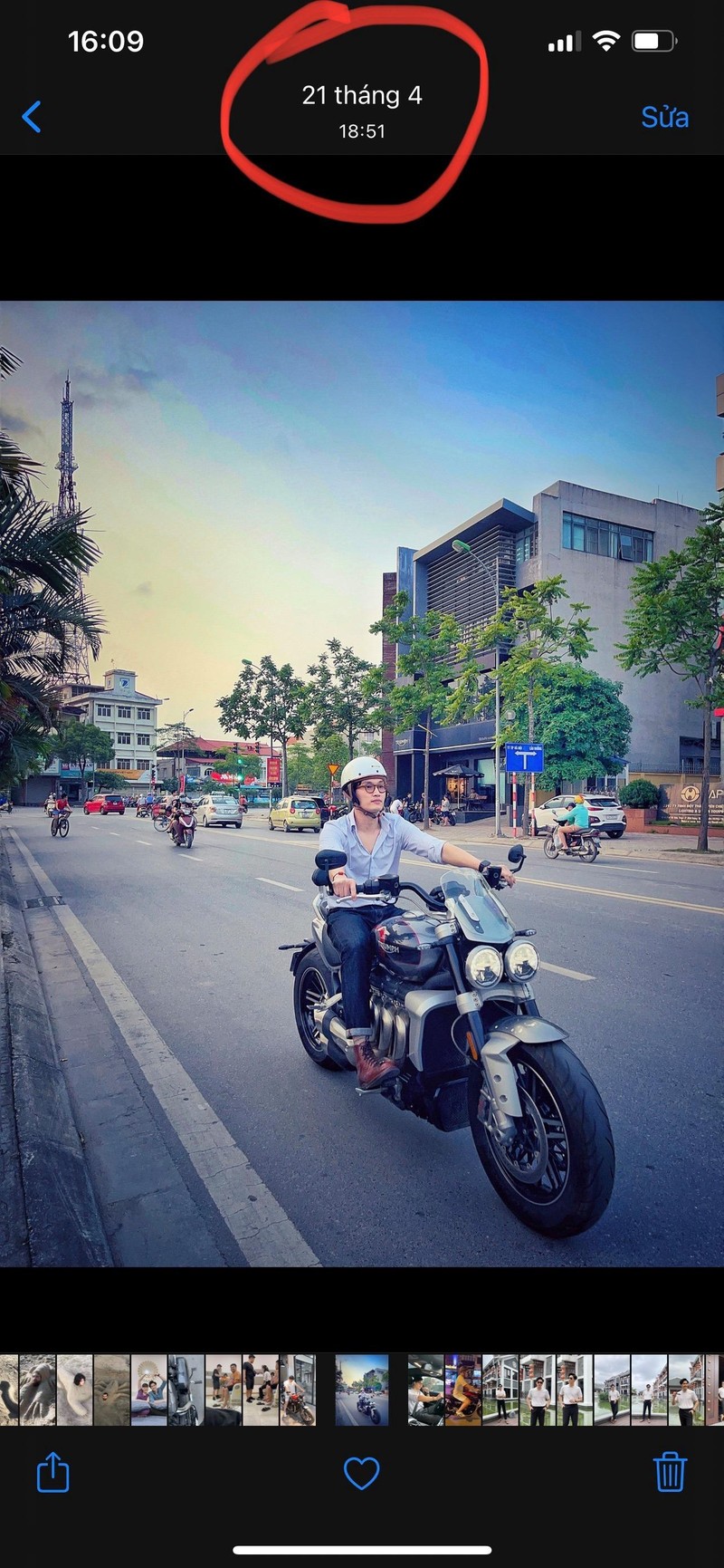 Dinh Tu noi ve buc anh khong deo khau trang gay tranh cai