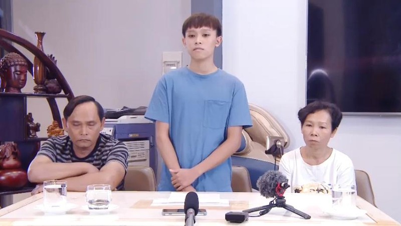 Hacker khang dinh Ho Van Cuong cau cuu truoc khi quay clip xin loi-Hinh-3