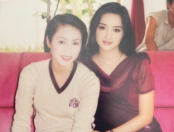 Choang ngop ve dep thanh xuan cua Ly Hung - Giang My thap nien 1990-Hinh-9