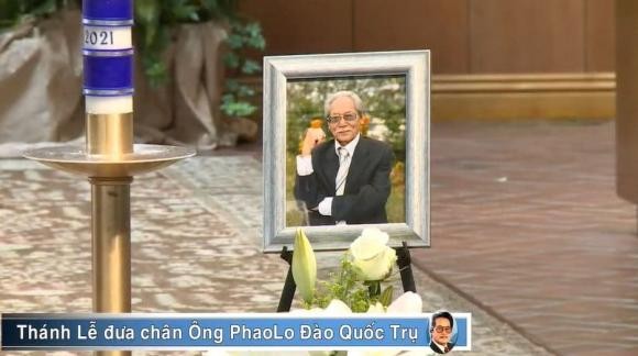 Ha Kieu Anh nen dau thuong trong tang le NSUT Dao Quoc Tru