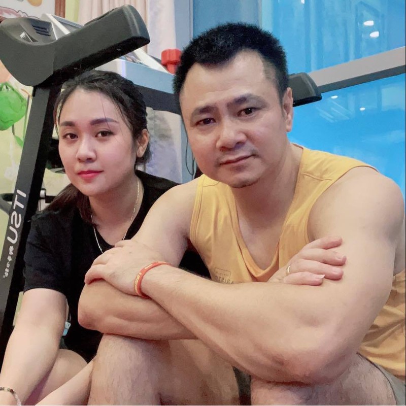 Kim Ly khoe anh gia dinh hanh phuc mung sinh nhat me vo-Hinh-9