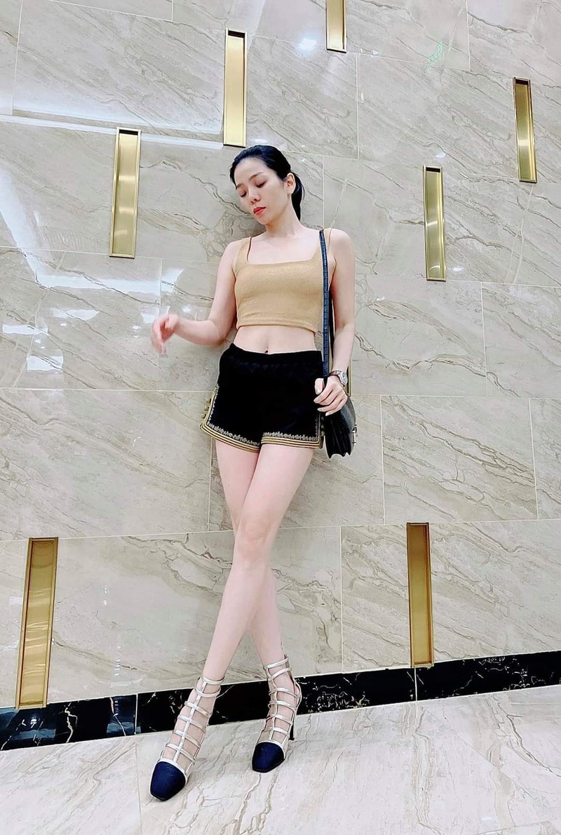 Bat ngo dien mao Diva My Linh khi de mat moc-Hinh-4