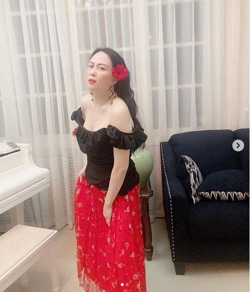 Ngam gu thoi trang tre hon tuoi cua nu dai gia Phuong Chanel-Hinh-2