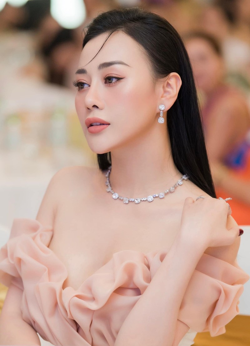 Phuong Oanh dep ra sao sau 1 nam khong dong phim?-Hinh-13