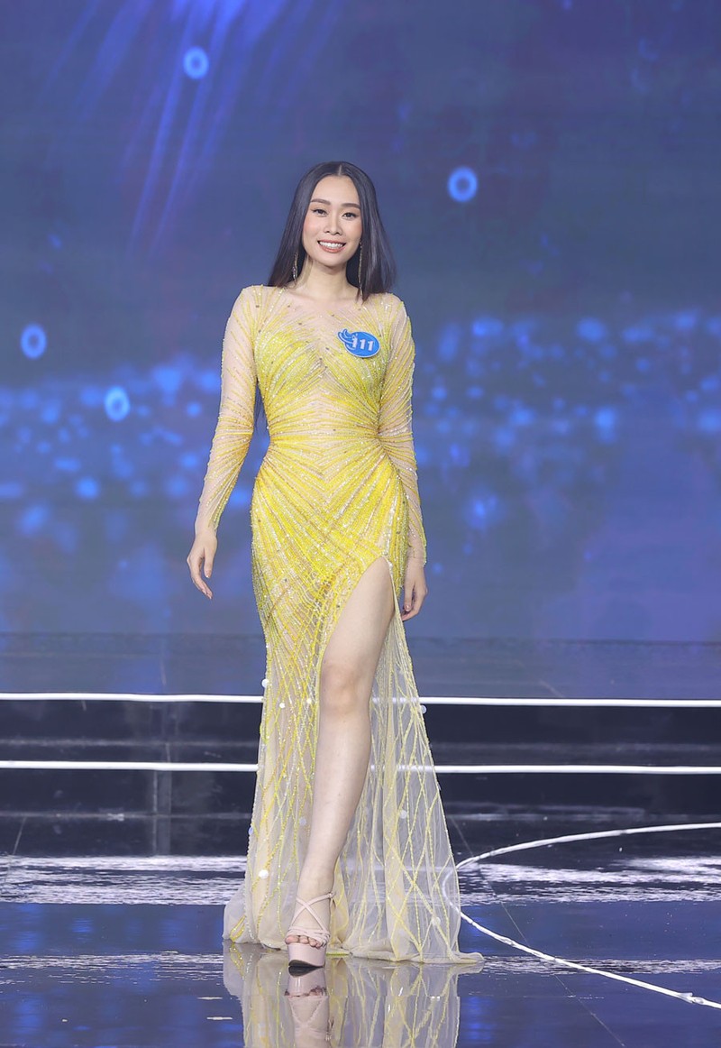 Nguoi dep tung mac chung kho doc dang quang Miss Peace Vietnam 2022-Hinh-3