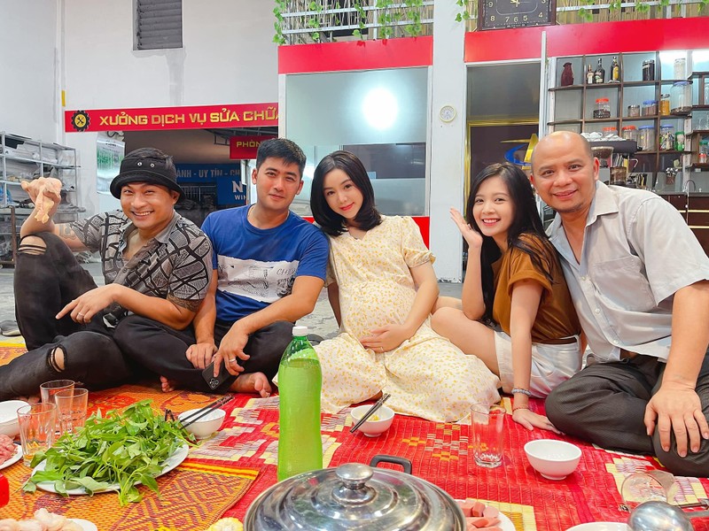 MC Ky Duyen tre dep tuoi U60, Diem Quynh than thiet Duy Hung-Hinh-8