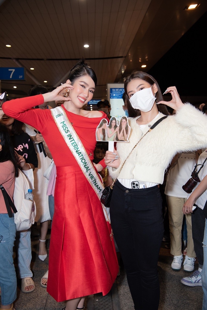 Dan hau dinh dam tien Phuong Anh len duong thi Miss International 2022-Hinh-6