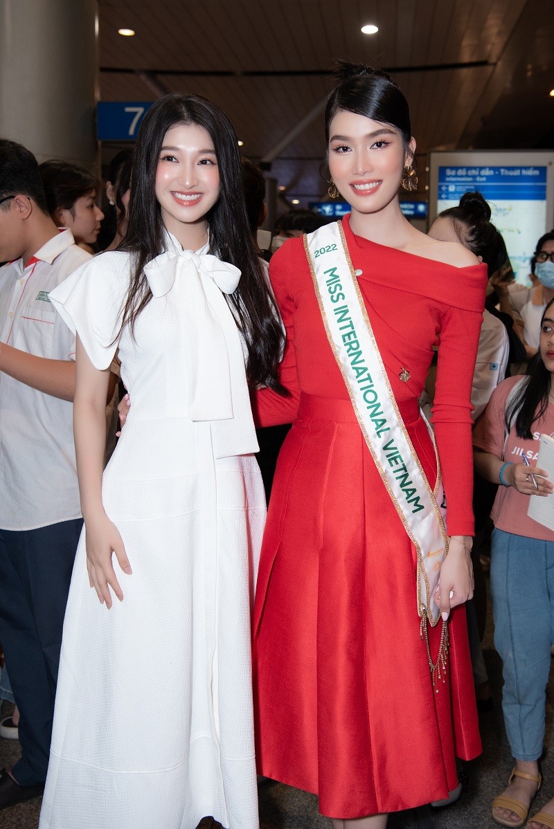 Dan hau dinh dam tien Phuong Anh len duong thi Miss International 2022-Hinh-7