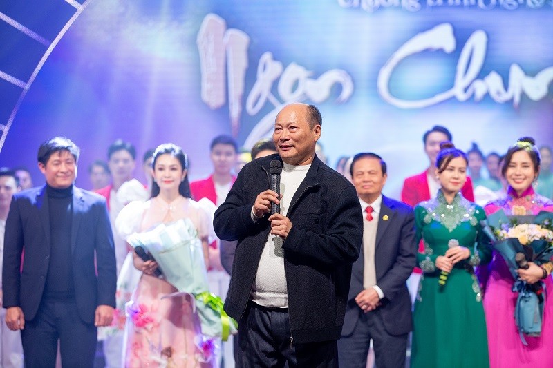 Man nhan dem nhac “Ngon Chung Linh” cua Ngo Xuan Binh