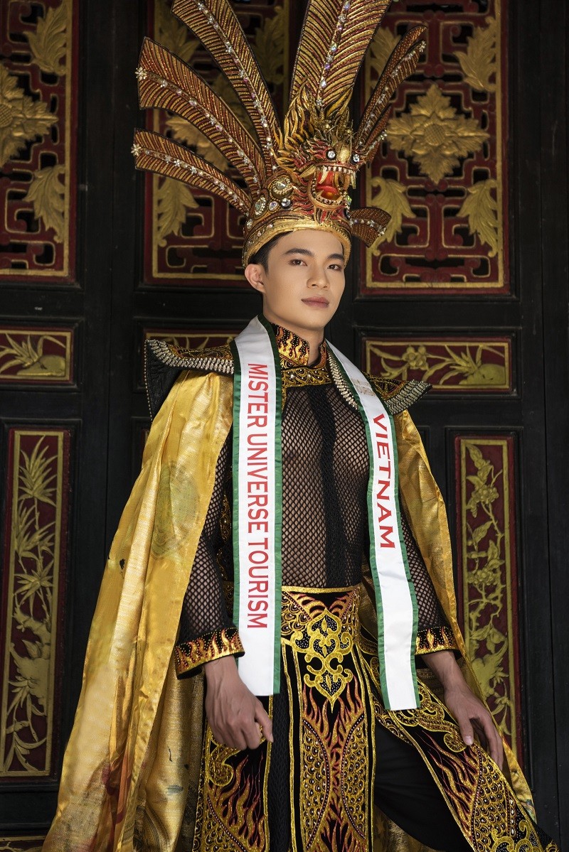 Huynh Vo Hoang Son doat giai A vuong 1 Mister Universe Tourism 2023-Hinh-3