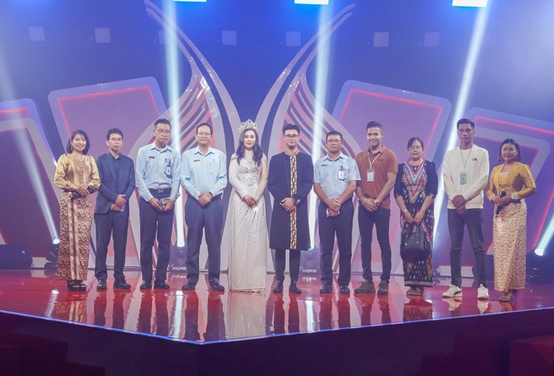 Hoa hậu Phan Kim Oanh trở lại Myanmar sau 7 tháng đăng quang - Hình 2 Hoa hau Phan Kim Oanh tro lai Myanmar sau 7 thang dang quang-Hinh-2