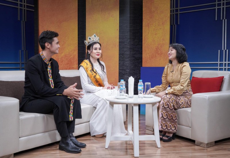 Hoa hậu Phan Kim Oanh trở lại Myanmar sau 7 tháng đăng quang - Hình 3 Hoa hau Phan Kim Oanh tro lai Myanmar sau 7 thang dang quang-Hinh-3