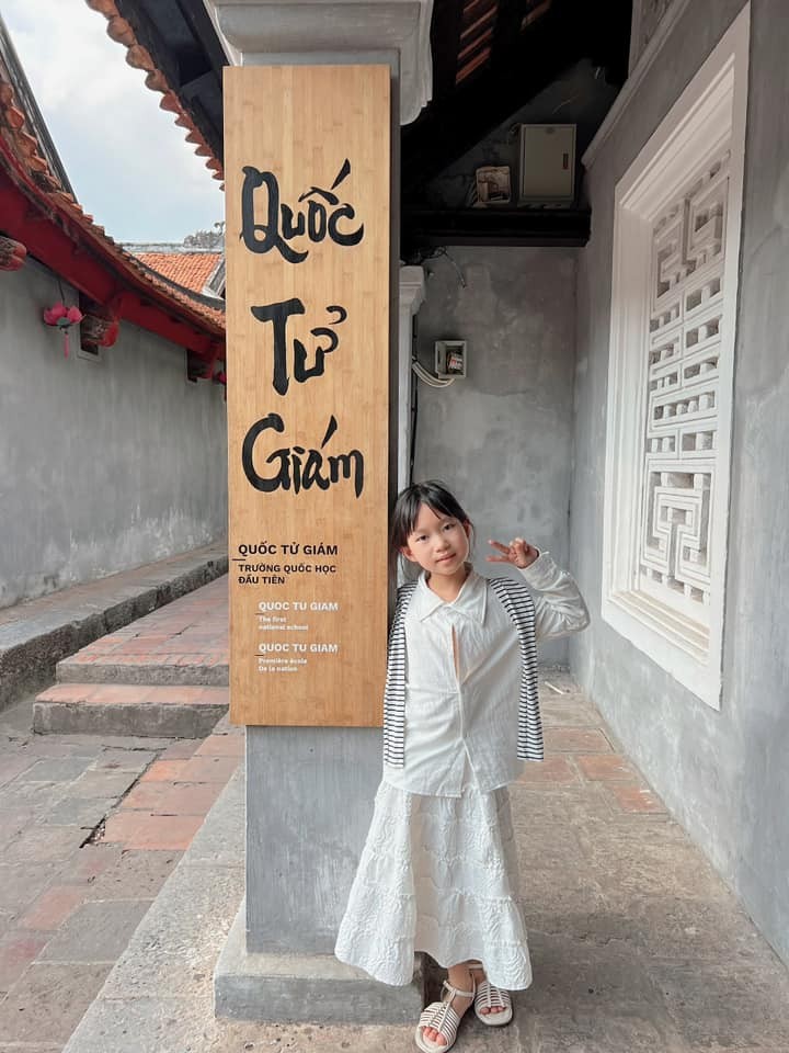 Gia dinh Ly Hai du lich Ha Noi, trai nghiem “chao lua” mua he-Hinh-4