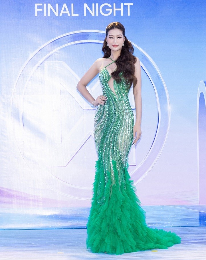 Dan hau long lay tren tham xanh chung ket Miss World Vietnam 2023-Hinh-9