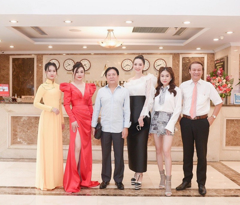 Hoa hau Phan Kim Oanh truyen lua cho thi sinh Mrs Grand Vietnam 2023-Hinh-5