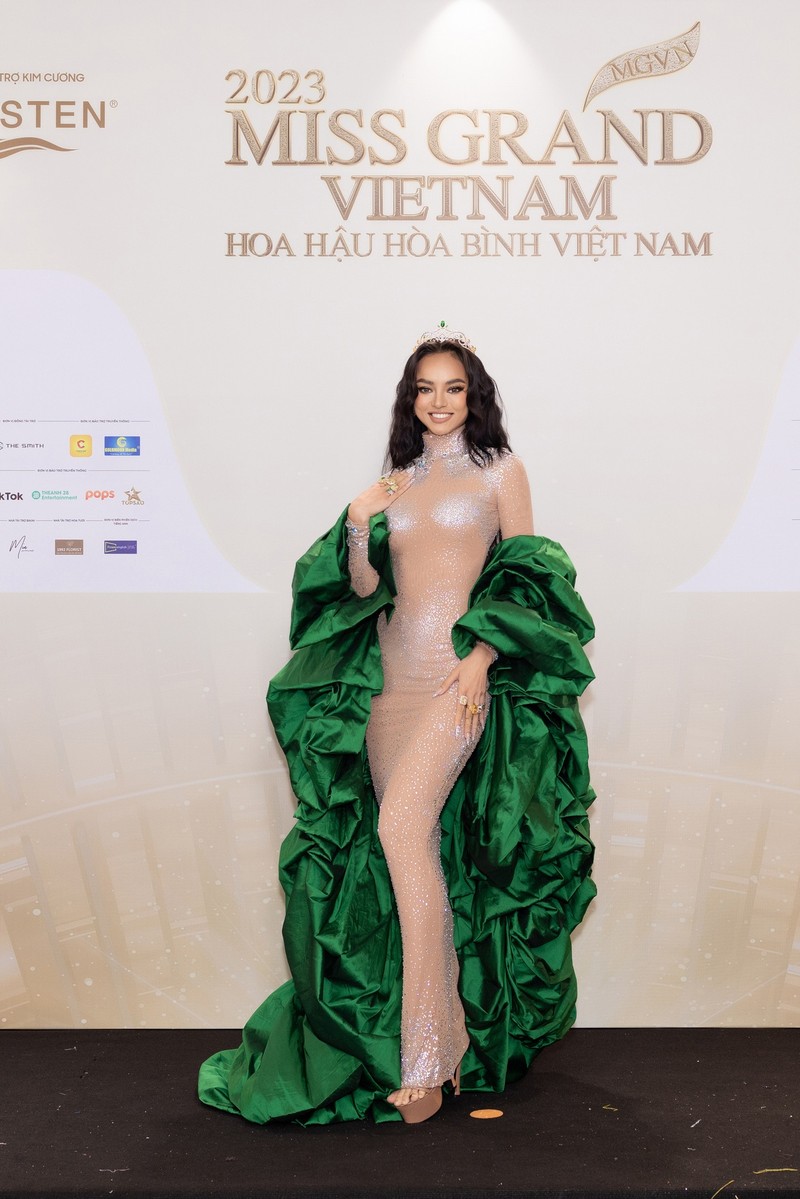 Doan Thien An long lay tren tham do chung ket Miss Grand Vietnam 2023-Hinh-5
