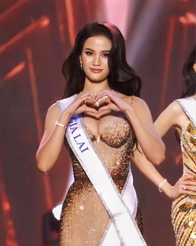 Huong Ly noi gi sau khi vuot mat chiec vuong mien Miss Universe Vietnam?