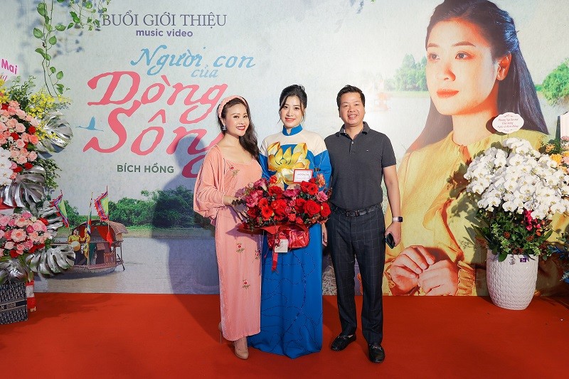 Bich Hong tiet lo hau truong “bao to” khi thuc hien MV moi-Hinh-7