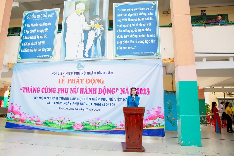 Hoa hau Nguyen Thanh Ha khoi dong du an “Tieng Anh cong dong“-Hinh-3