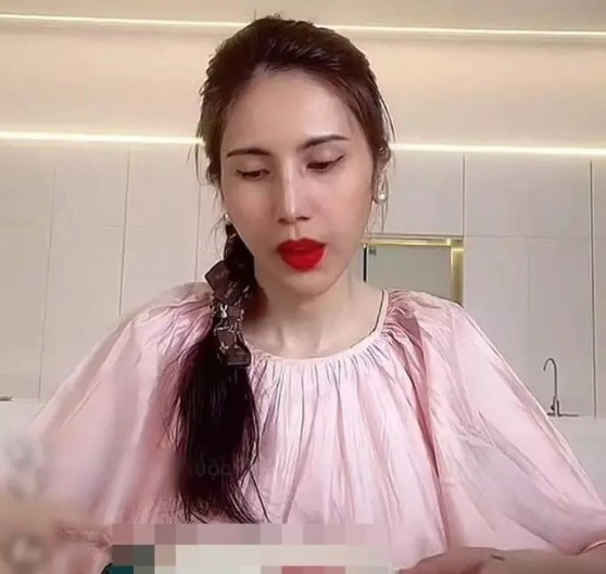 Thuy Tien sau on ao tu thien: It hoat dong am nhac, ban hang online