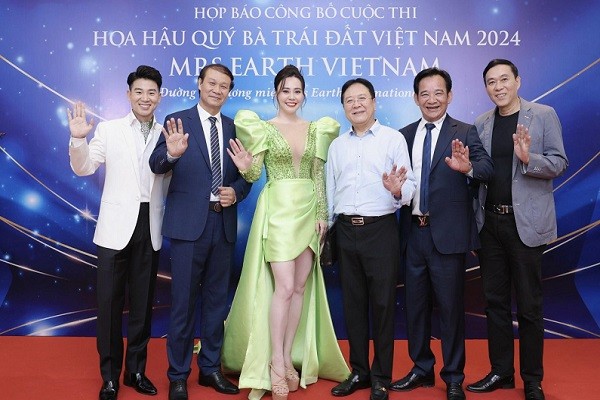 NSUT Do Ky, Quang Teo lam giam khao Mrs Earth Vietnam 2024-Hinh-2