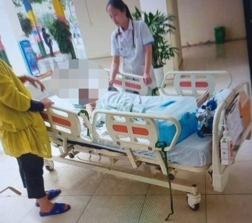 Thanh Hoa: Hai hoc sinh co giat, hon me sau khi an bim bim