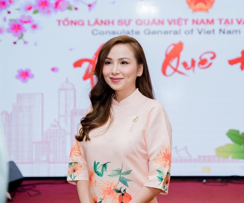 Diem Huong len tieng ve tin don sinh 2 - 3 con ma giau-Hinh-2