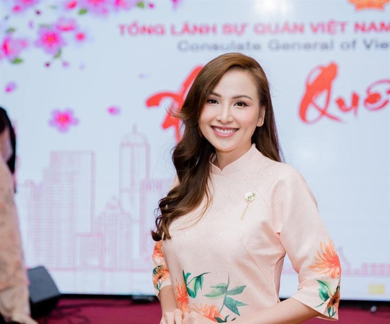 Diem Huong len tieng ve tin don sinh 2 - 3 con ma giau