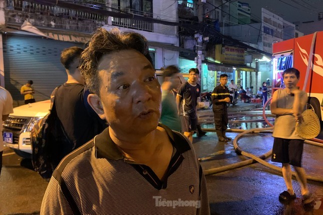 Xot xa nghe nhan chung ke vu chay day nha ven kenh Tau Hu