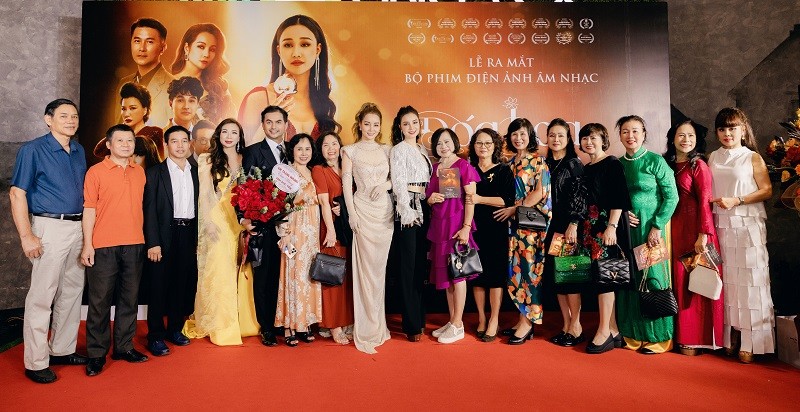 Bang Kieu den mung Trizzie Phuong Trinh, Mai Thu Huyen ra mat phim-Hinh-15