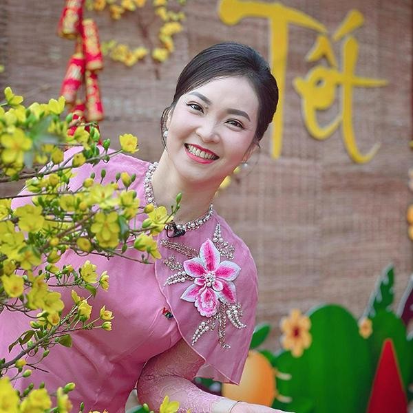 Nhan sac doi thuc xinh dep cua BTV thoi su Phuong Thao-Hinh-5