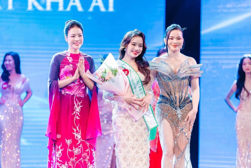 Nguoi dep Phu Tho len ngoi a hau Mrs Earth Vietnam 2024 la ai?-Hinh-5