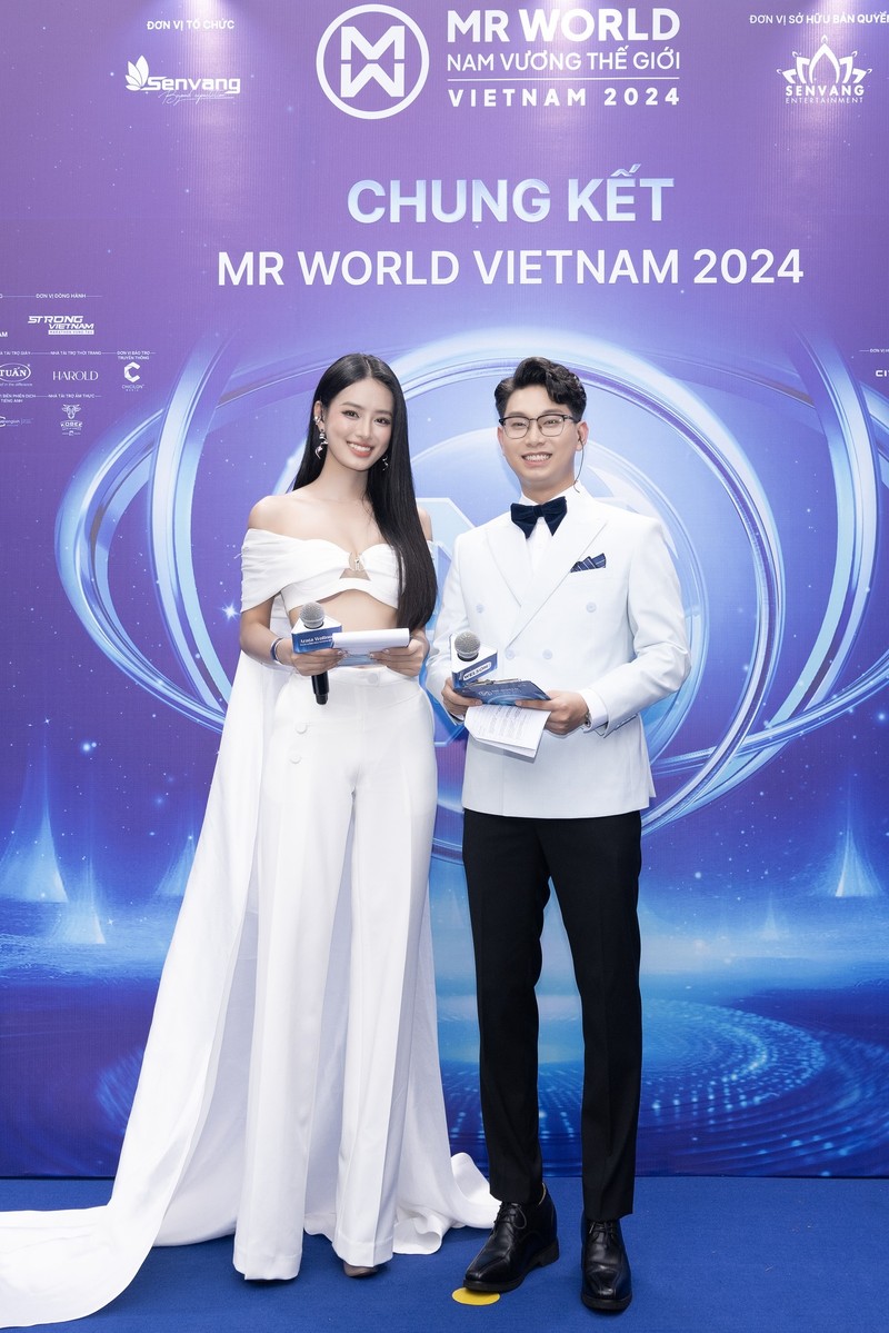 Dan hoa hau long lay tren tham do chung ket Mr World Vietnam 2024-Hinh-11