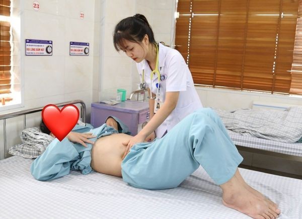 Mua thuoc nam ve uong, nguoi dan ong bi phu ne toan than-Hinh-2