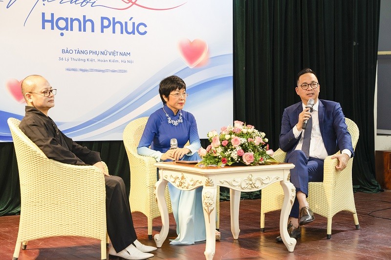 Bac si Nguyen Van Hoa: Hanh trinh giup do phu nu, tre em bi bao hanh