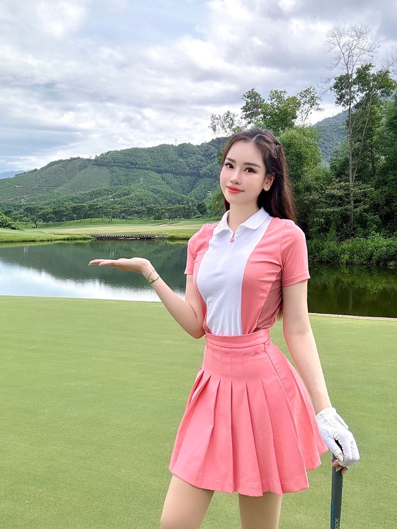 Cuu sieu mau Dao Lan Phuong tre trung, xinh dep tren san golf-Hinh-5